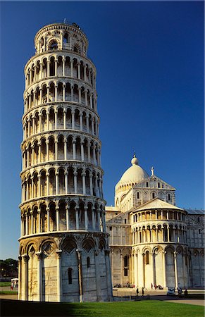 simsearch:6119-07451973,k - Leaning Tower of Pisa and Pisa Cathedral, Piazza del Duomo, Pisa, Tuscany, Italy Stock Photo - Premium Royalty-Free, Code: 6119-07453063