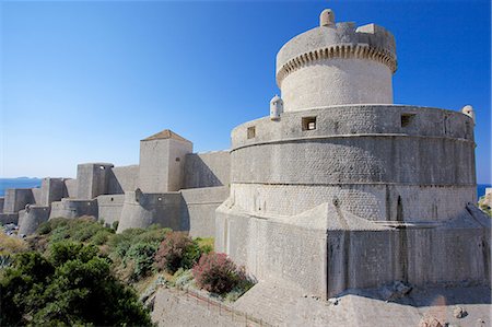 simsearch:6119-07452181,k - Minceta Fort and Old Town walls, UNESCO World Heritage Site, Dubrovnik, Dalmatia, Croatia, Europe Stock Photo - Premium Royalty-Free, Code: 6119-07453141
