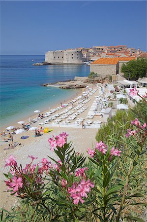 simsearch:6119-07744547,k - View of Old Town, UNESCO World Heritage Site, and Ploce Beach, Dubrovnik, Dalmatia, Croatia, Europe Photographie de stock - Premium Libres de Droits, Code: 6119-07453128