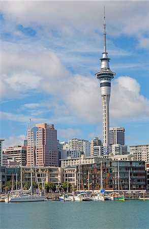 Sky Tower and harbour, Auckland, North Island, New Zealand, Pacific Foto de stock - Royalty Free Premium, Número: 6119-07541507