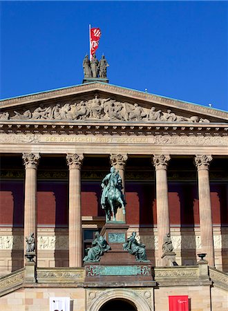 Statue of Friedrich Wilhelm IV on a horse outside The Old National Gallery (Alte Nationalgalerie), Berlin, Germany, Europe Photographie de stock - Premium Libres de Droits, Code: 6119-07541610