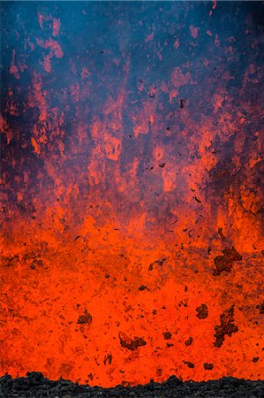 dangerous - Active lava eruption on the Tolbachik volcano, Kamchatka, Russia, Eurasia Photographie de stock - Premium Libres de Droits, Code: 6119-07587515