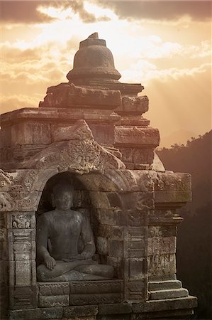 sanctuaire - Borobudur Buddhist Temple, UNESCO World Heritage Site, Java, Indonesia, Southeast Asia, Asia Foto de stock - Sin royalties Premium, Código: 6119-07651998