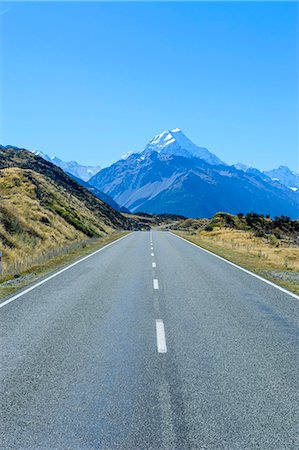 simsearch:6119-07452939,k - Road leading to Mount Cook National Park, South Island, New Zealand, Pacific Photographie de stock - Premium Libres de Droits, Code: 6119-07652079