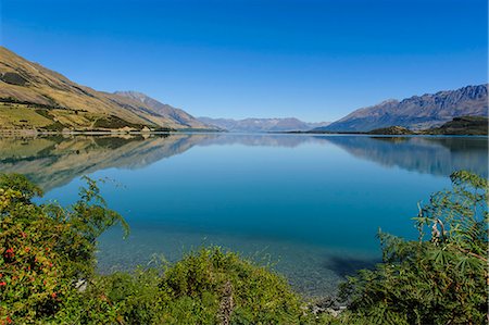 Turquoise water of Lake Wakatipu, around Queenstown, Otago, South Island, New Zealand, Pacific Foto de stock - Sin royalties Premium, Código: 6119-07652094