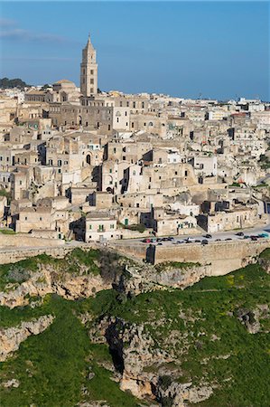 simsearch:6119-08268036,k - View of the ravine and the Sassi area of Matera with Matera Cathedral, Matera, Basilicata, Italy, Europe Stock Photo - Premium Royalty-Free, Code: 6119-07652024