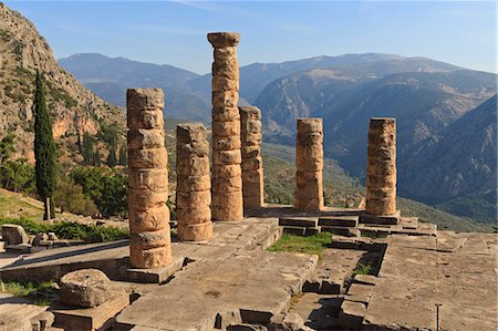 peloponeso - Temple of Apollo, Delphi, UNESCO World Heritage Site, Peloponnese, Greece, Europe Photographie de stock - Premium Libres de Droits, Code: 6119-07744582