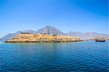 Telegraph Island in the Khor ash-sham fjord, Musandam, Oman, Middle East Photographie de stock - Premium Libres de Droits, Code: 6119-07744663