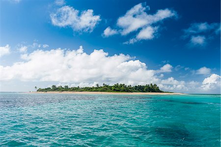 simsearch:6119-09053895,k - Little island with a white sand beach in Haapai, Haapai Islands, Tonga, South Pacific, Pacific Foto de stock - Royalty Free Premium, Número: 6119-07781270