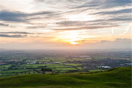 simsearch:6119-07734877,k - Severn Vale and Cleve Hill, part of the Cotswold Hill, Cheltenham, The Cotswolds, Gloucestershire, England, United Kingdom, Europe Stock Photo - Premium Royalty-Free, Code: 6119-07734874