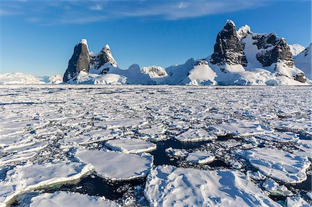 simsearch:6119-07734929,k - Transiting the Lemaire Channel in heavy first year sea ice, Antarctica, Polar Regions Stockbilder - Premium RF Lizenzfrei, Bildnummer: 6119-07734928