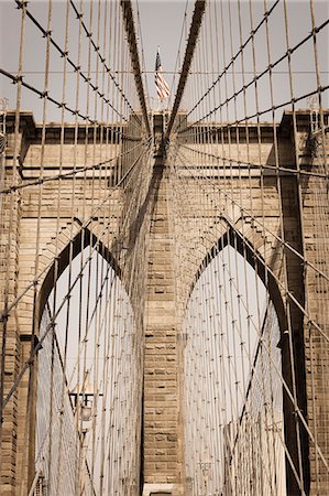 stone arch bridge - Brooklyn Bridge, New York, United States of America, North America Stock Photo - Premium Royalty-Free, Code: 6119-07735055