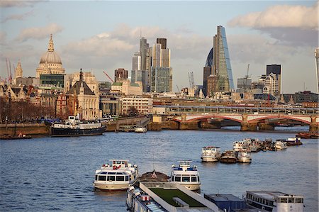 saint paul's cathedral - London skyline and River Thames from Waterloo Bridge, London, England, United Kingdom, Europe Foto de stock - Sin royalties Premium, Código: 6119-07735011