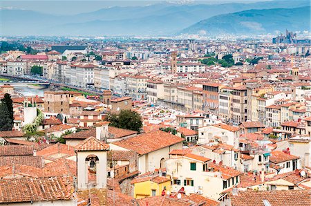 View of city center of Florence and River Arno, Florence (Firenze), UNESCO World Heritage Site, Tuscany, Italy, Europe Foto de stock - Sin royalties Premium, Código: 6119-07735031