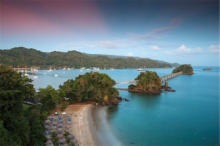 dominican republic - View of harbour, the famous Los Puentes (Bridges to Nowhere) and Playa Cayacoa, Samana, Eastern Peninsula de Samana, Dominican Republic, West Indies, Caribbean, Central America Photographie de stock - Premium Libres de Droits, Code: 6119-07845377