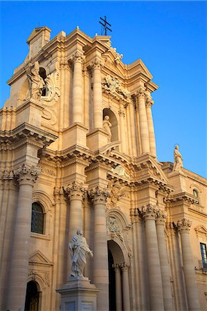 Duomo, Ortygia, Syracuse, Sicily, Italy, Europe Stock Photo - Premium Royalty-Free, Code: 6119-07845470