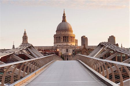dawn in city - Millennium Bridge and St .Paul's Cathedral at sunrise, London, England, United Kingdom, Europe Stock Photo - Premium Royalty-Free, Code: 6119-07845508