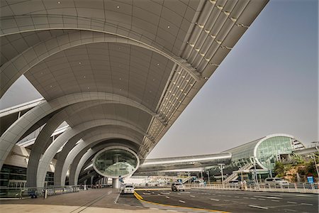 road into city low angle - Dubai Airport, Dubai, United Arab Emirates, Middle East Photographie de stock - Premium Libres de Droits, Code: 6119-07845662