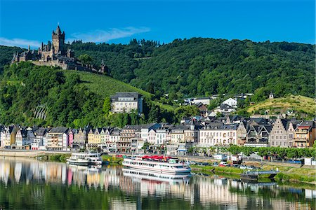 siglo xii - View over Cochem with Cochem Castle in the background, Moselle Valley, Rhineland-Palatinate, Germany, Europe Foto de stock - Sin royalties Premium, Código: 6119-07845688