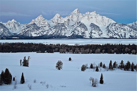 Teton Range at dawn in the winter, Grand Teton National Park, Wyoming, United States of America, North America Stockbilder - Premium RF Lizenzfrei, Bildnummer: 6119-07845639