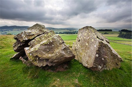 simsearch:6119-07651812,k - Split stone at Norber, Yorkshire, England, United Kingdom, Europe Photographie de stock - Premium Libres de Droits, Code: 6119-07845727