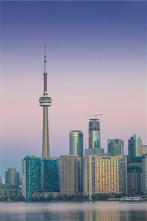 View of CN Tower and city skyline, Toronto, Ontario, Canada, North America Photographie de stock - Premium Libres de Droits, Code: 6119-07943561