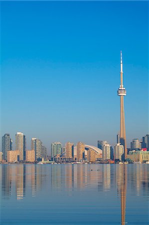 simsearch:841-06344181,k - View of CN Tower and city skyline, Toronto, Ontario, Canada, North America Foto de stock - Sin royalties Premium, Código: 6119-07943562