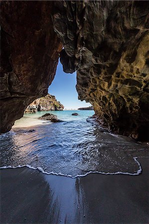 simsearch:6119-07943671,k - Sea cave at Bigge Island, Kimberley, Western Australia, Australia, Pacific Foto de stock - Royalty Free Premium, Número: 6119-07943661