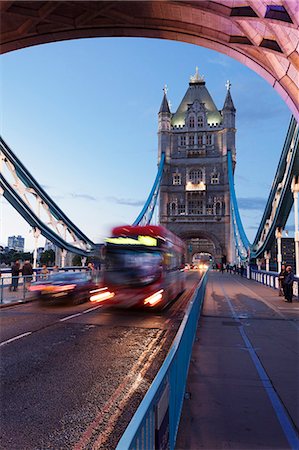 Red bus on Tower Bridge, London, England, United Kingdom, Europe Stock Photo - Premium Royalty-Free, Code: 6119-07943789