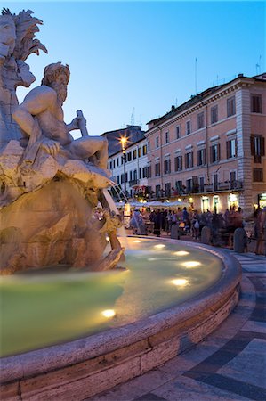 Bernini's Fontana dei Quattro Fiumi (Fountain of Four Rivers) in Piazza Navona at night, Rome, Lazio, Italy, Europe Photographie de stock - Premium Libres de Droits, Code: 6119-07943921