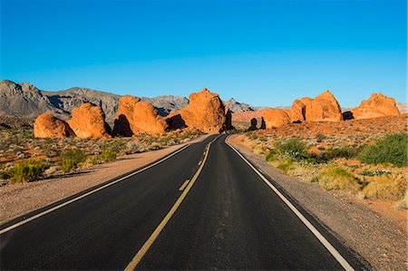 simsearch:6119-07943938,k - Road leading in the redrock sandstone formations of the Valley of Fire State Park, Nevada, United States of America, North America Stockbilder - Premium RF Lizenzfrei, Bildnummer: 6119-07943938