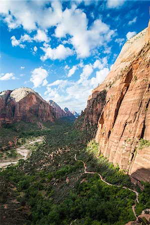 simsearch:6119-09134934,k - View over the cliffs of the Zion National Park and the Angel's Landing path, Zion National Park, Utah, United States of America, North America Photographie de stock - Premium Libres de Droits, Code: 6119-07944000