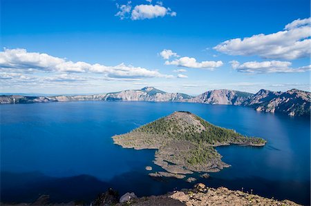 Late afternoon light on the Crater Lake of the Crater Lake National Park, Oregon, United States of America, North America Foto de stock - Sin royalties Premium, Código: 6119-07944006