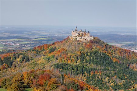 simsearch:6119-07451721,k - Burg Hohenzollern Castle, autumn, Zollernalb, Schwaebische Alb (Swabian Alb), Baden Wurttemberg, Germany, Europe Fotografie stock - Premium Royalty-Free, Codice: 6119-08061995