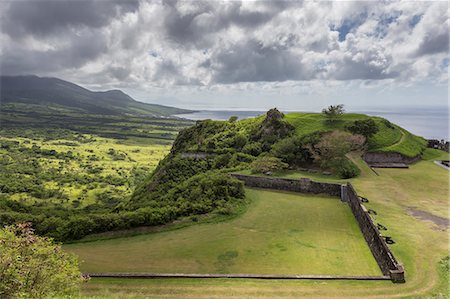 simsearch:6119-07845535,k - Cannons, ruins and green hills, Brimstone Hill Fortress, UNESCO World Heritage Site, St. Kitts, St. Kitts and Nevis, Caribbean, Central America Photographie de stock - Premium Libres de Droits, Code: 6119-08062020