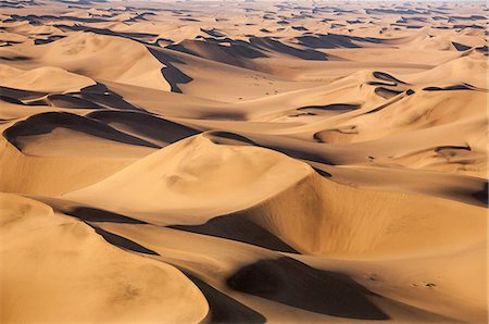 simsearch:6119-08797102,k - Aerial view of the dunes of the Namib Desert, Namibia, Africa Stock Photo - Premium Royalty-Free, Code: 6119-08062142
