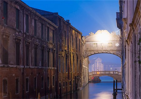 Bridge of Sighs, Doge's Palace, Venice, UNESCO World Heritage Site, Veneto, Italy, Europe Stock Photo - Premium Royalty-Free, Code: 6119-08062241