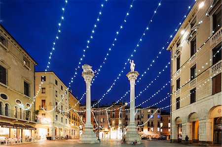Christmas decorations in Piazza Signori, Vicenza, UNESCO World Heritage Site, Veneto, Italy, Europe Photographie de stock - Premium Libres de Droits, Code: 6119-08062231
