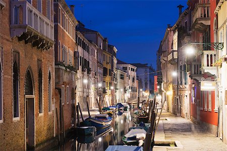 simsearch:6119-07452811,k - Canal boats, Venice, UNESCO World Heritage Site, Veneto, Italy, Europe Stock Photo - Premium Royalty-Free, Code: 6119-08062238