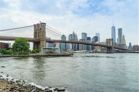 simsearch:6119-08062344,k - Brooklyn Bridge and Lower Manhattan skyscrapers including One World Trade Center, New York City, New York, United States of America, North America Photographie de stock - Premium Libres de Droits, Code: 6119-08062343