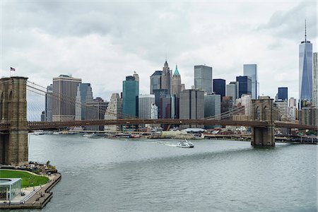 simsearch:6119-08062348,k - High angle view of Brooklyn Bridge and Lower Manhattan skyline, New York City, New York, United States of America, North America Stock Photo - Premium Royalty-Free, Code: 6119-08062350