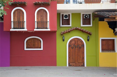 Colourful houses, Downtown, Puerto Vallarta, Jalisco, Mexico, North America Stockbilder - Premium RF Lizenzfrei, Bildnummer: 6119-08062416