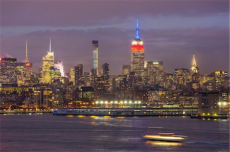 river landmark building - Manhattan, view of the Empire State Building and Midtown Manhattan across the Hudson River, New York, United States of America, North America Stock Photo - Premium Royalty-Free, Code: 6119-08081168