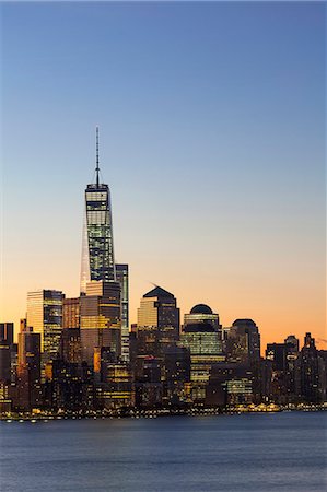 One World Trade Center and Downtown Manhattan across the Hudson River, New York United States of America, North America Photographie de stock - Premium Libres de Droits, Code: 6119-08081169