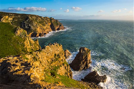 simsearch:6119-09134942,k - Rocky cliffs at Europe's most western point, Cabo da Roca, Portugal, Europe Foto de stock - Sin royalties Premium, Código: 6119-08081189