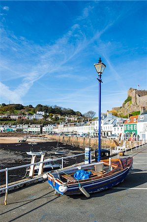 famous british places - The town of Mont Orgueil and its castle, Jersey, Channel Islands, United Kingdom, Europe Stock Photo - Premium Royalty-Free, Code: 6119-08170208