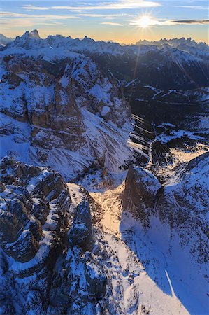 simsearch:6119-08242879,k - Aerial view of Catinaccio Group at sunset, Sciliar Natural Park, Dolomites, Trentino-Alto Adige, Italy, Europe Foto de stock - Sin royalties Premium, Código: 6119-08242875