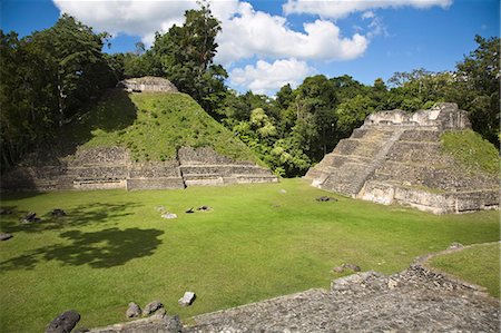 simsearch:6119-08269447,k - Plaza A Temple, Mayan ruins, Caracol, Belize, Central America Photographie de stock - Premium Libres de Droits, Code: 6119-08266367