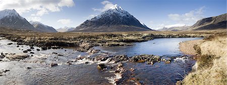 Panoramic view across River Etive towards snow-covered mountains including Buachaille Etive Mor, Rannoch Moor, near Fort William, Highland, Scotland, United Kingdom, Europe Photographie de stock - Premium Libres de Droits, Code: 6119-08266451