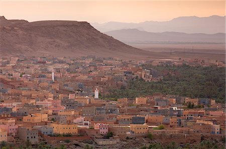 simsearch:6119-07452021,k - View over the town of Tinerhir at dawn, Morocco, North Africa, Africa Stock Photo - Premium Royalty-Free, Code: 6119-08266497